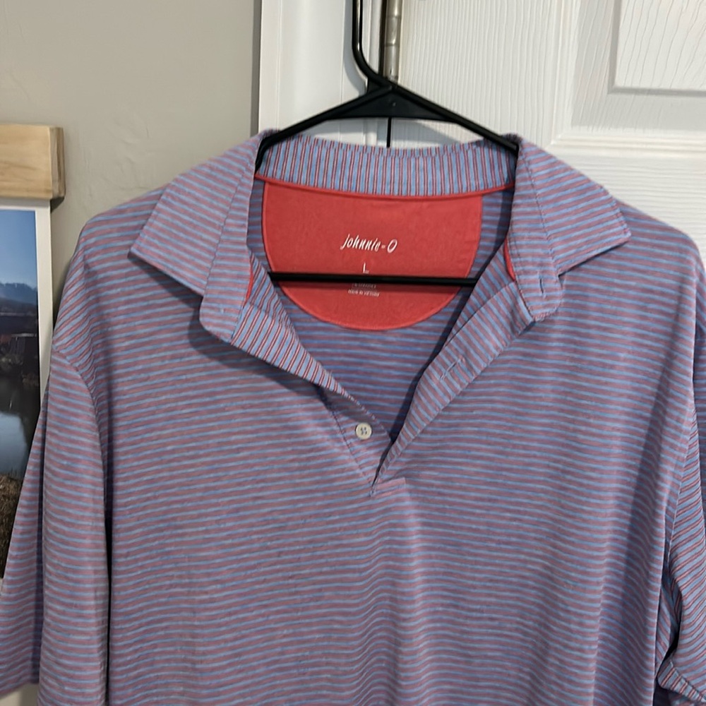 Johnnie-O performance polo size Large. Red/Blue pattern.